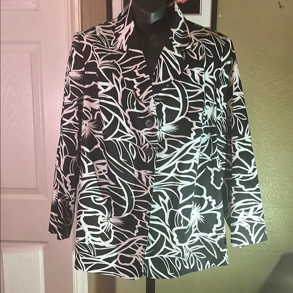 Laura Scott Black and White Graphic Blazer - Picture 1 of 7